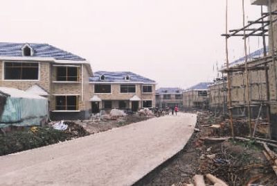 建設(shè)中的江洲墟場安置小區(qū)。